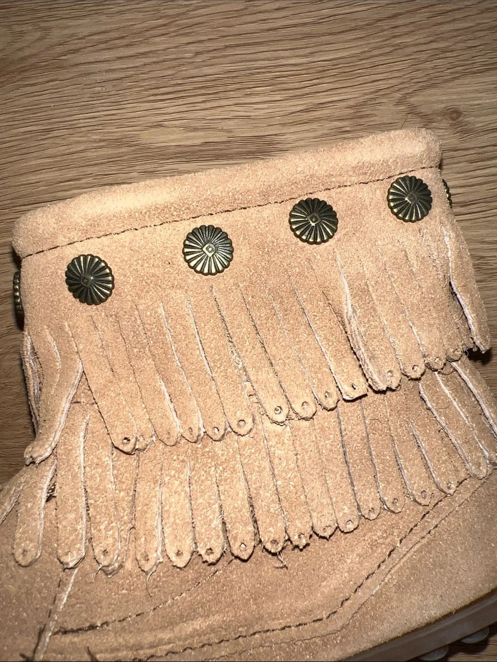 NIB Minnetonka Double Fringe Taupe Suede Boot with studded accents US 7.5